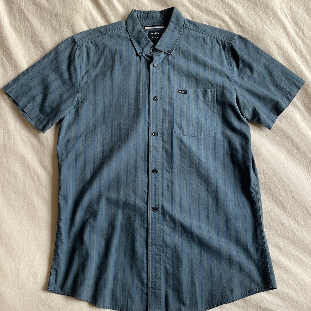 RVCA Men's Blue Oxford Short Sleeve Button Up Shirt